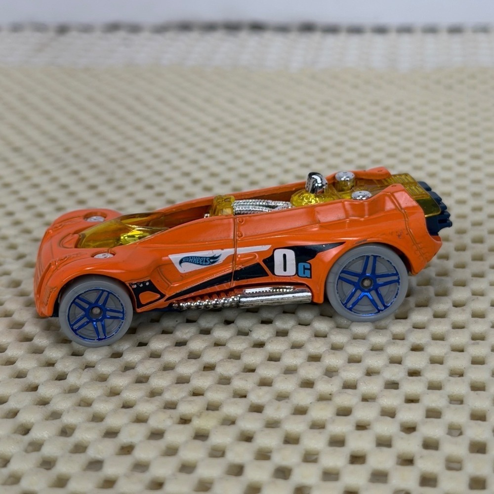 Hot Wheels Ground FX‎ Orange Diecast Race Car Futuristic Concept 1/64 Scale EUC